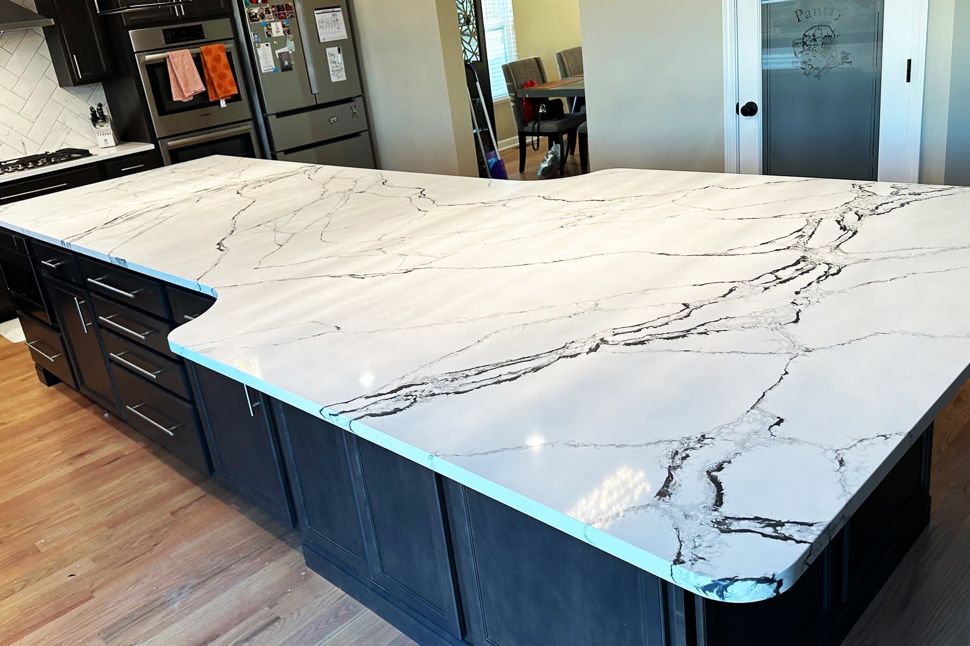 Linnstone: Transforming Interior Spaces with Timeless Quartz Slabs