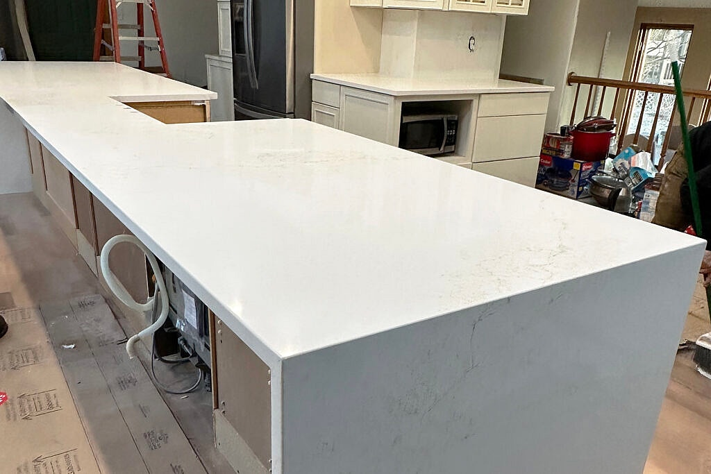 Desert Majesty in Calacatta Quartz: The Linnstone 5167 Sahara Ridge Experience 3 Linnstone Surfaces 5167 Sahara Ridge