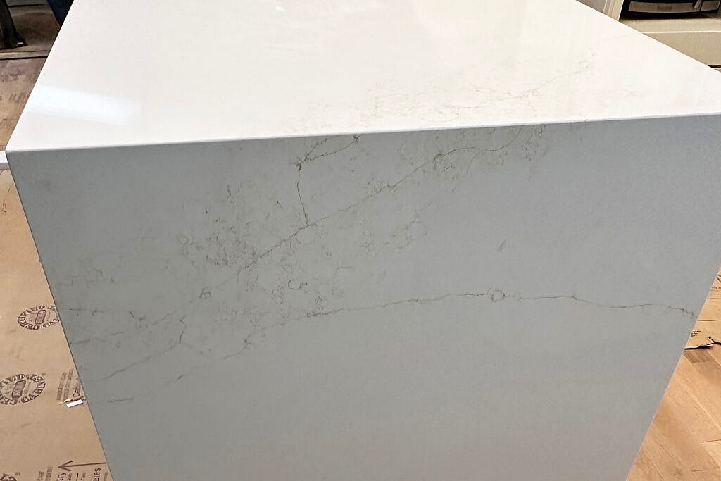 Desert Majesty in Calacatta Quartz: The Linnstone 5167 Sahara Ridge Experience 2 Linnstone Surfaces 5167 Sahara Ridge