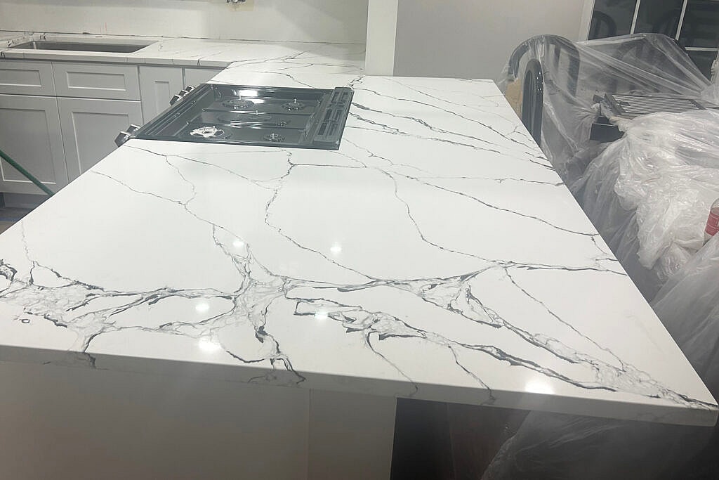 The Stone Surfaces Punaluu 6022 Experience: A Canvas of Elegance 1 Linnstone Surfaces 6022 Punaluu