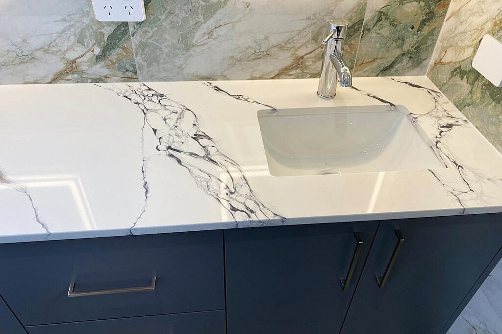 6022 Punaluu - The Art of Quartz: Elegance Shrouded in Mystery 1 Linnstone Surfaces 6022 Punaluu