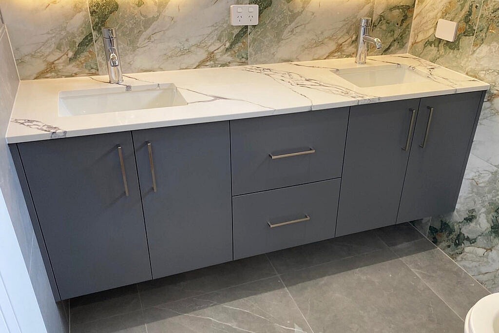 6022 Punaluu - The Art of Quartz: Elegance Shrouded in Mystery 4 Linnstone Surfaces 6022 Punaluu