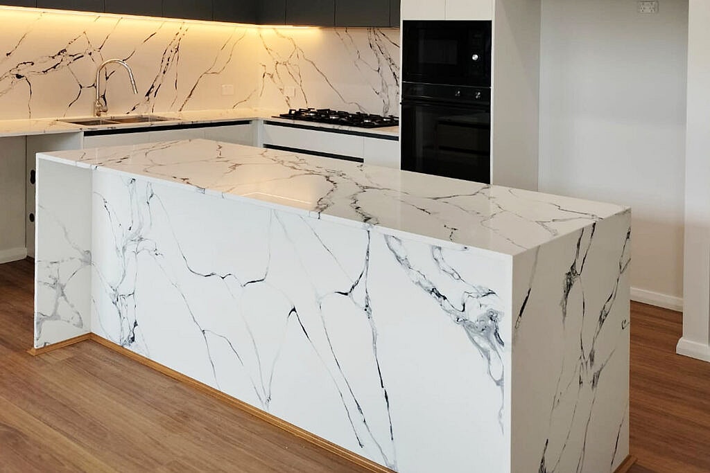 6022 Punaluu - The Art of Quartz: Elegance Shrouded in Mystery 6 Linnstone Surfaces 6022 Punaluu