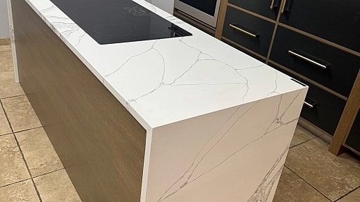 Linnstone 6073 Eiger Mist & 6022 Punaluu: White Quartz Picks for Modern American Kitchens 4 6073 Eiger Mist 2