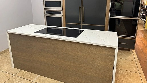 Linnstone 6073 Eiger Mist & 6022 Punaluu: White Quartz Picks for Modern American Kitchens 6 6073 Eiger Mist 4