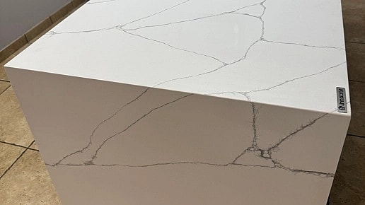 Linnstone 6073 Eiger Mist & 6022 Punaluu: White Quartz Picks for Modern American Kitchens 7 6073 Eiger Mist 5
