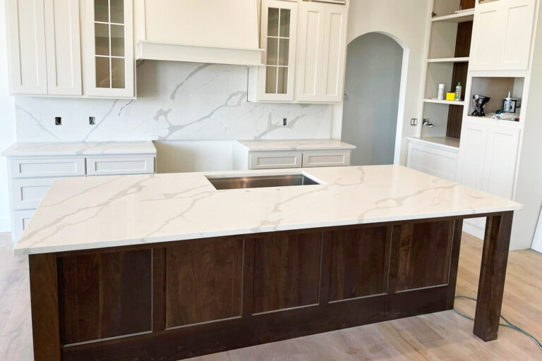 Linnstone Surfaces 6077 Calacatta Andes