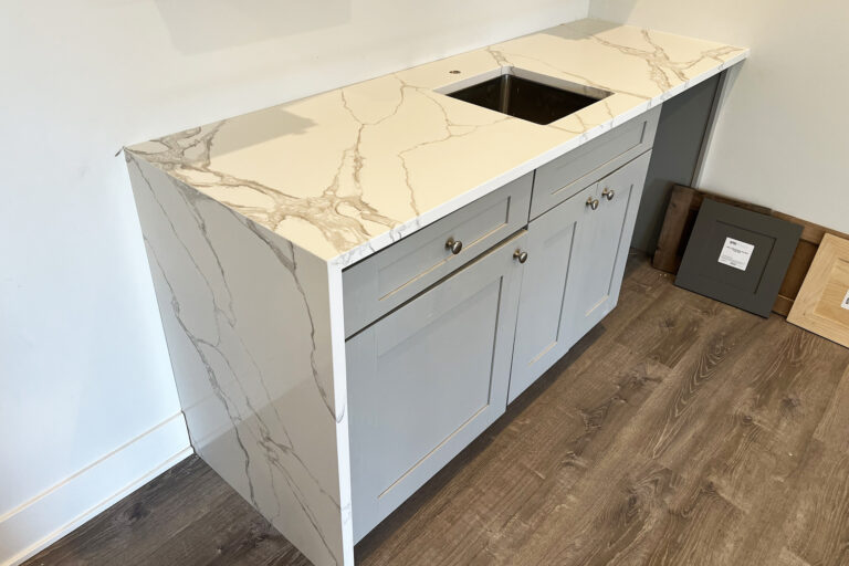 Linnstone Surfaces 6073 Eiger Mist